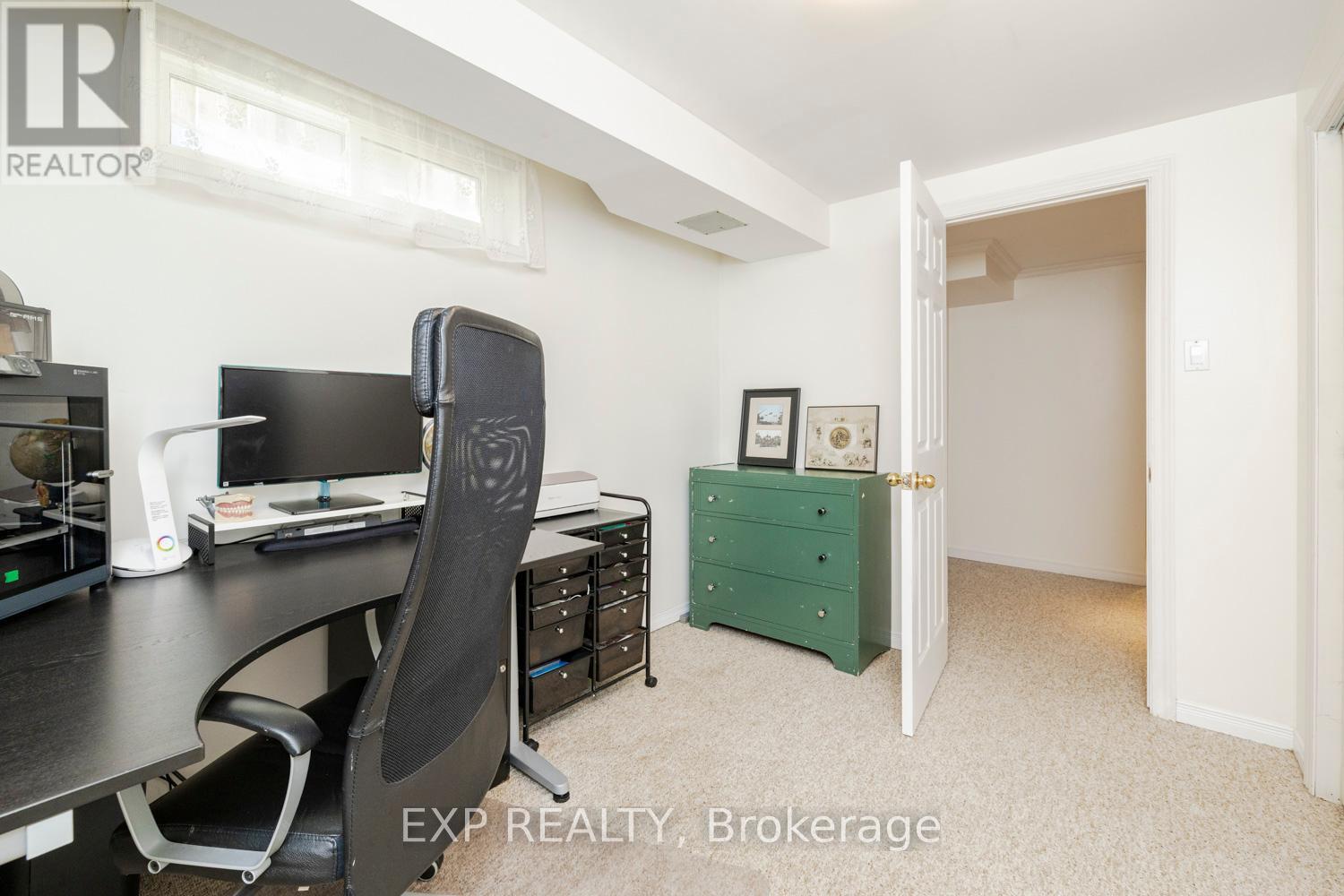 












1465 BRADSHAW CRESCENT

,
Ottawa,




Ontario
K1B5G1

