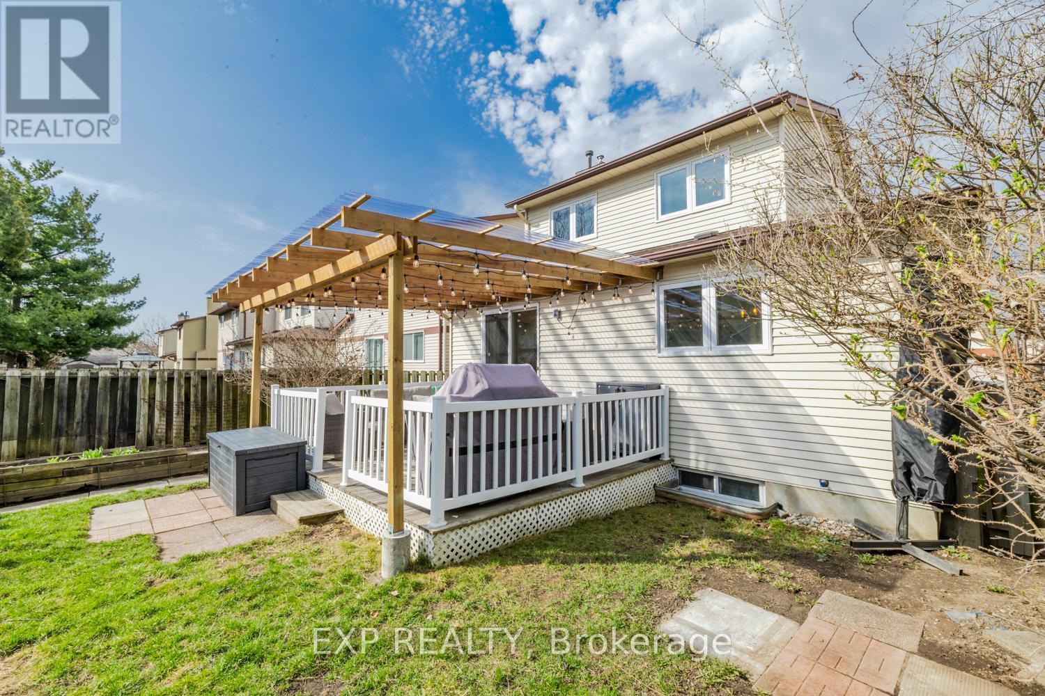 












1465 BRADSHAW CRESCENT

,
Ottawa,




Ontario
K1B5G1

