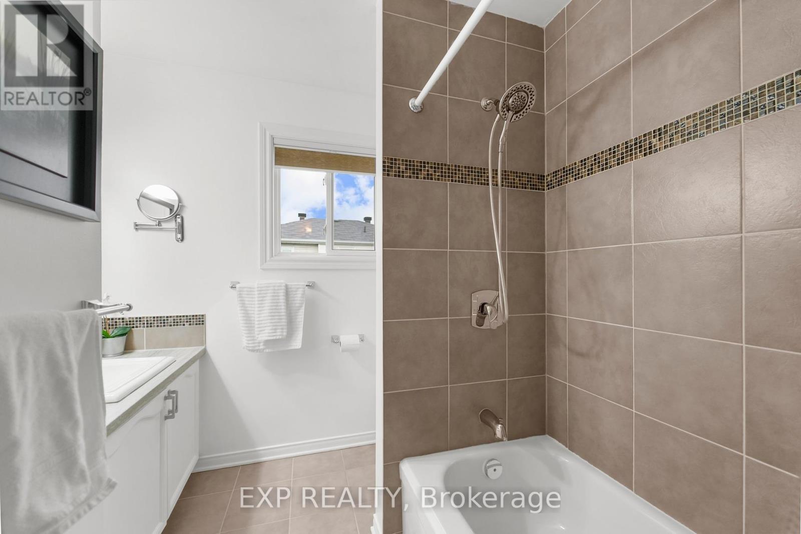 












56 FLANDERS STREET

,
Ottawa,




Ontario
K2J3N6

