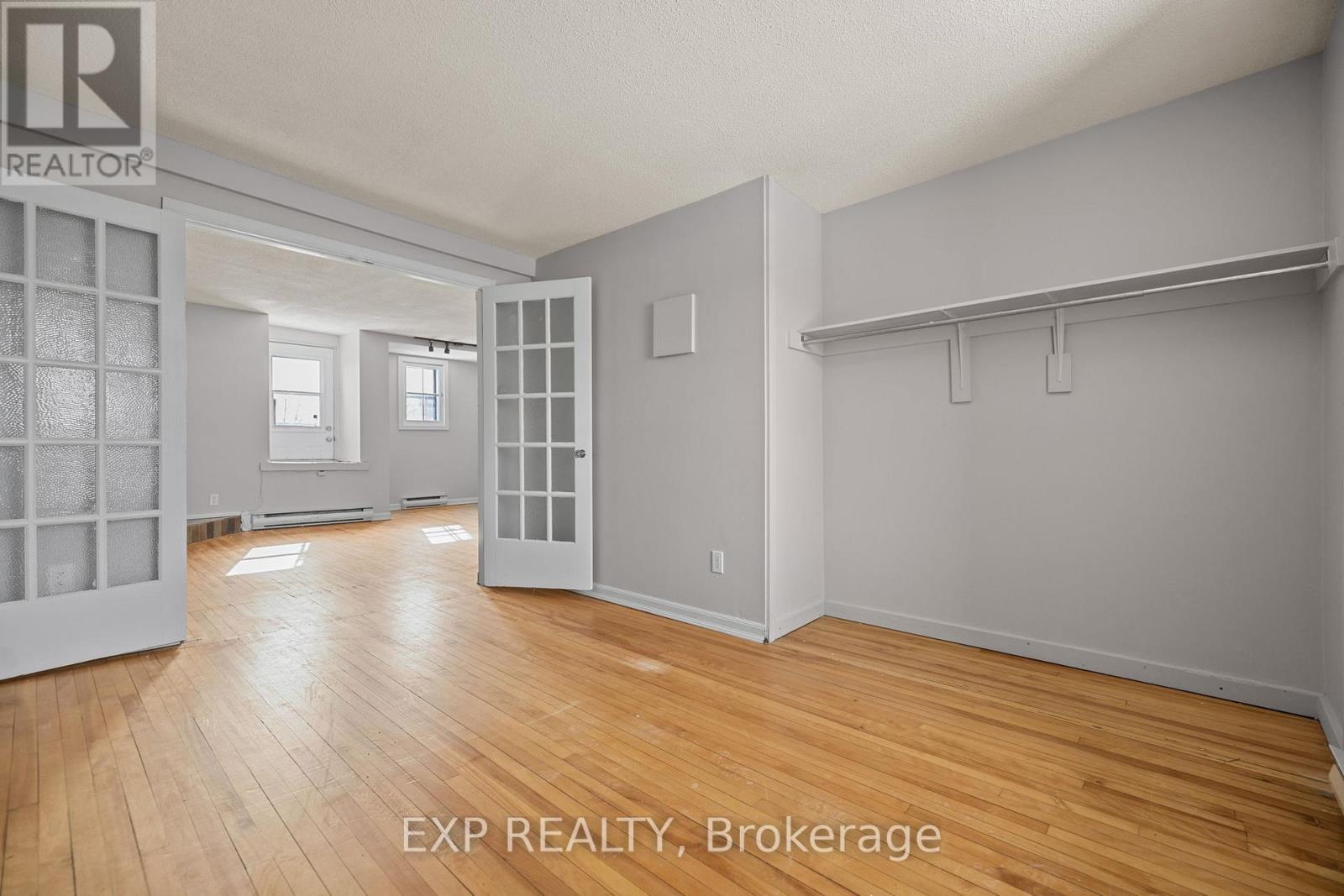 












196 OSGOODE STREET

,
Ottawa,




Ontario
K1N6S8

