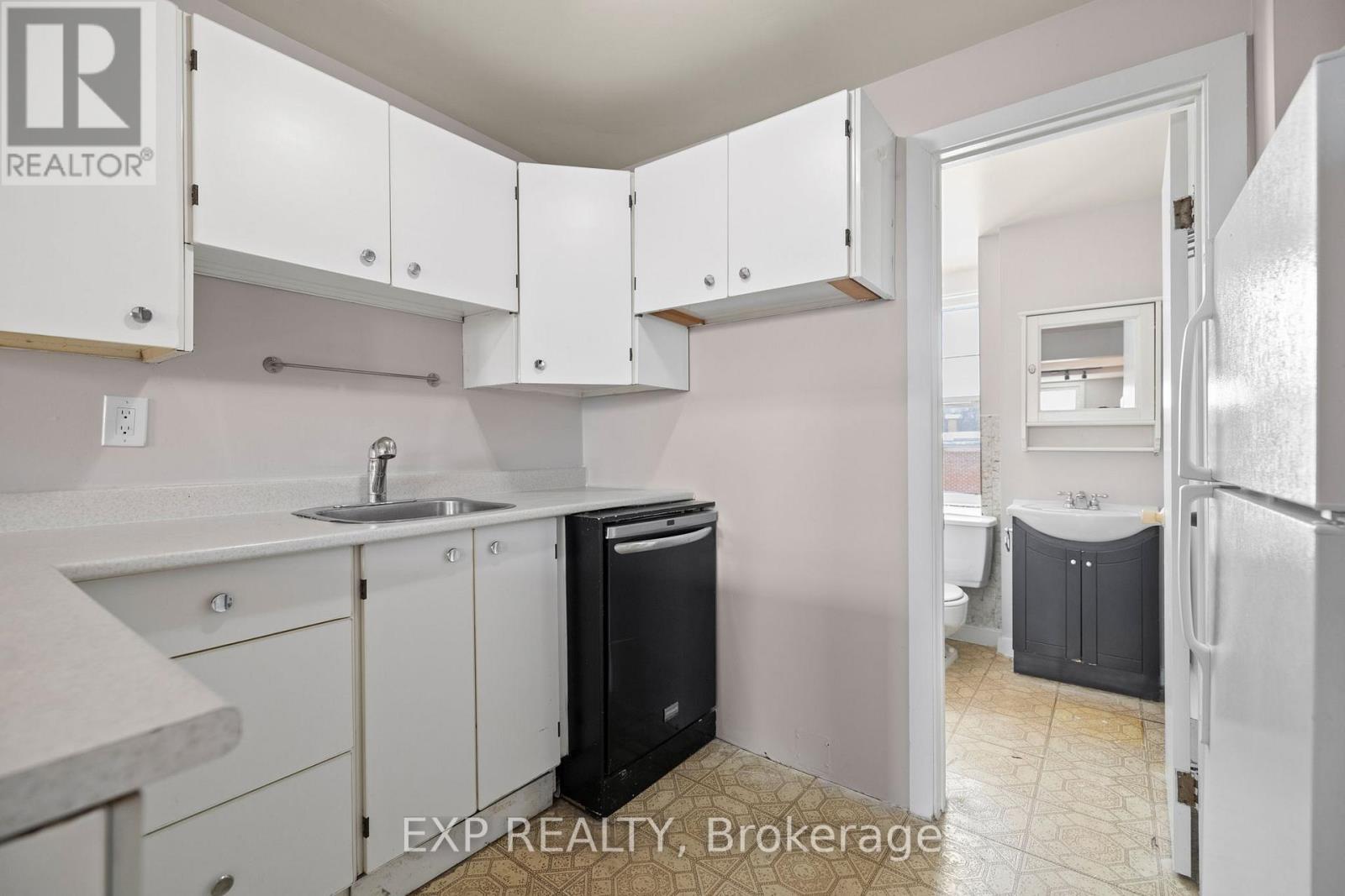 












196 OSGOODE STREET

,
Ottawa,




Ontario
K1N6S8

