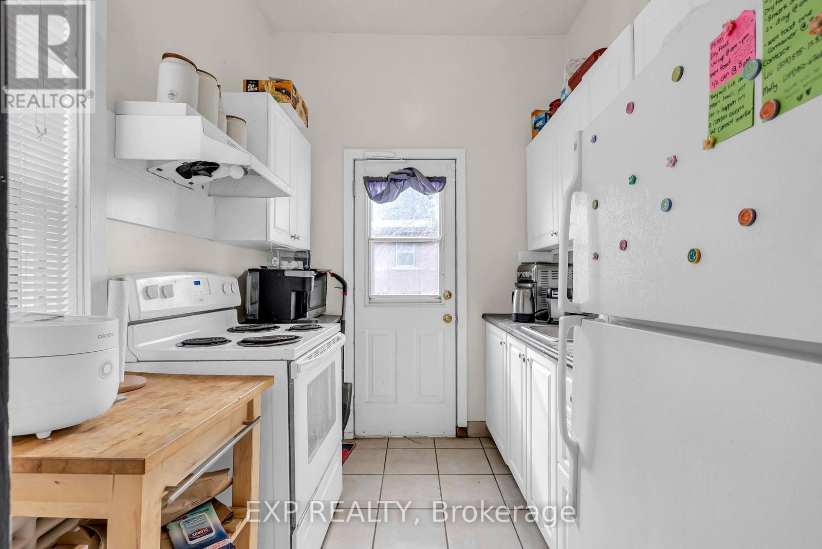 












196 OSGOODE STREET

,
Ottawa,




Ontario
K1N6S8

