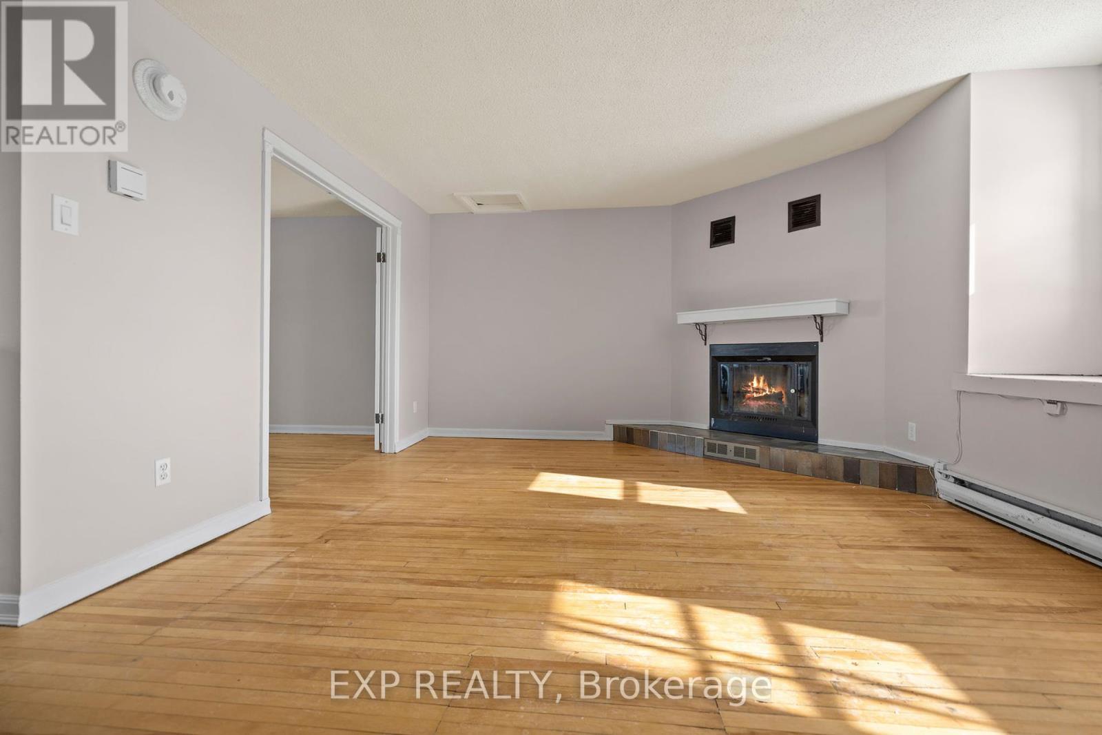 












196 OSGOODE STREET

,
Ottawa,




Ontario
K1N6S8

