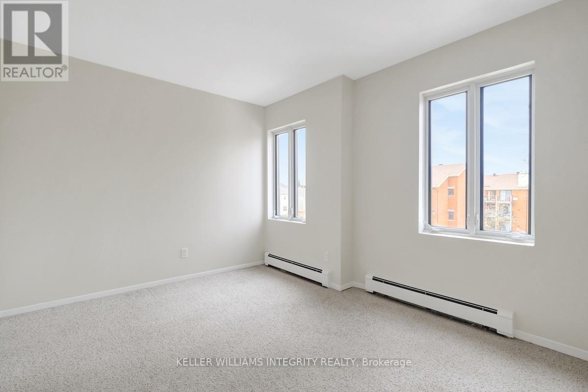 












201 ALVIN ROAD

,
Ottawa,




Ontario
K1K2T9

