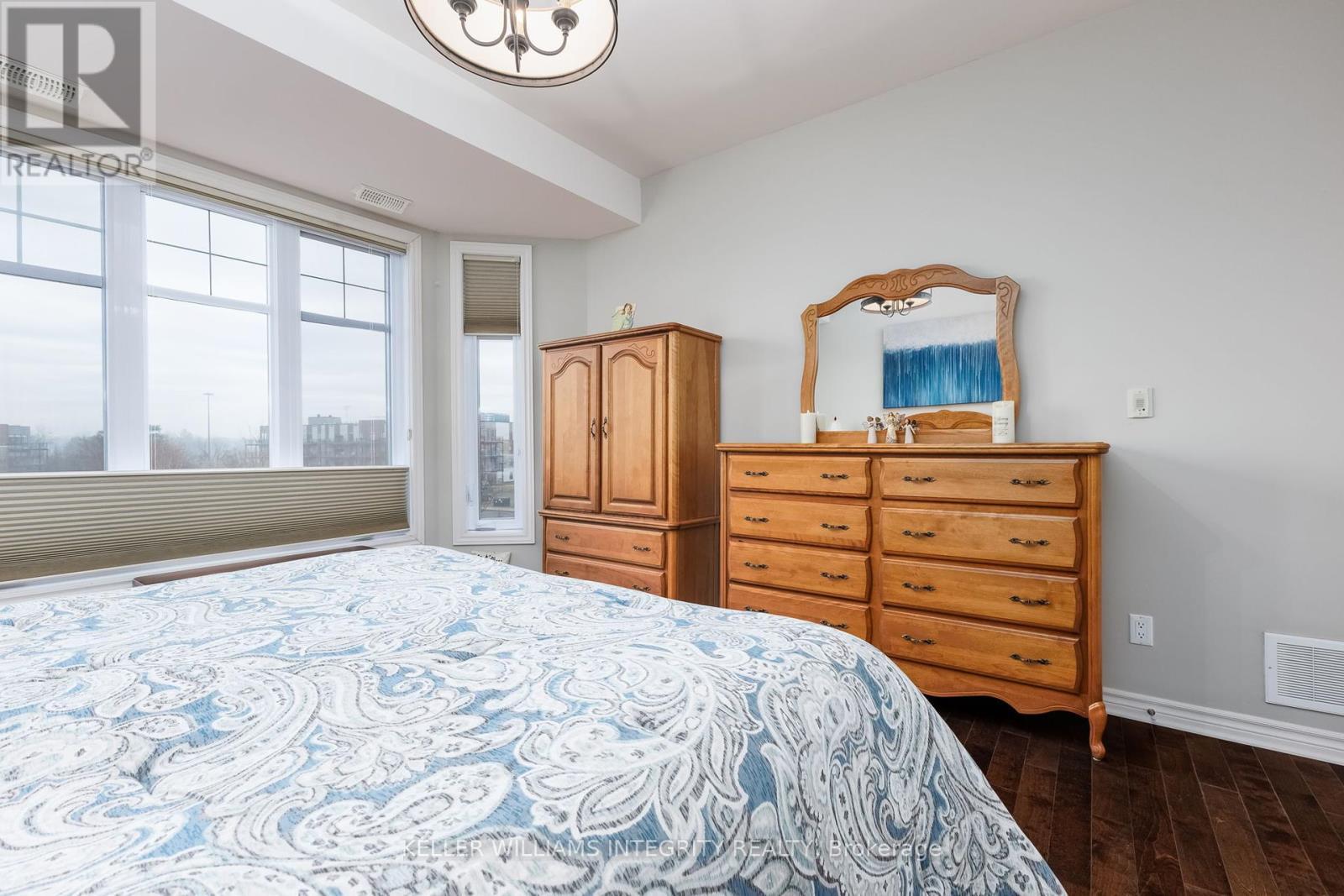 












7 - 70 PRESTIGE CIRCLE

,
Ottawa,




Ontario
K4A0Y1

