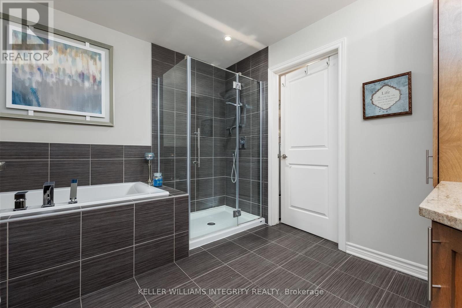 












7 - 70 PRESTIGE CIRCLE

,
Ottawa,




Ontario
K4A0Y1

