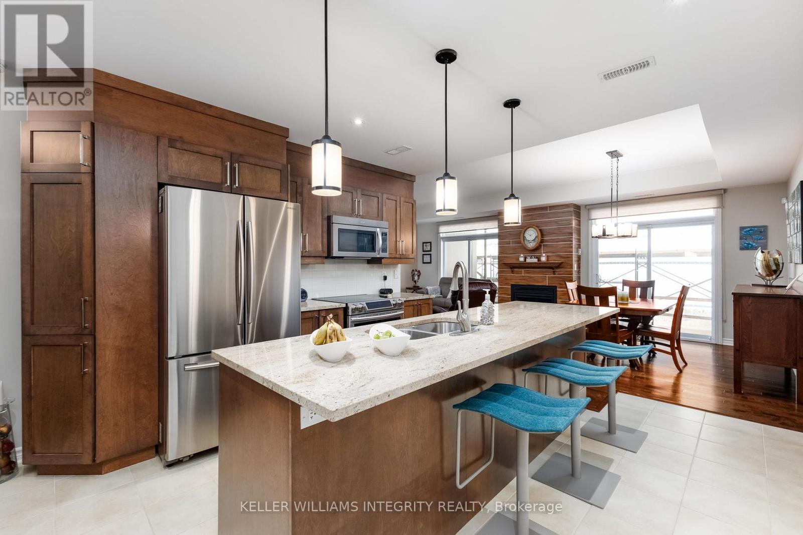 












7 - 70 PRESTIGE CIRCLE

,
Ottawa,




Ontario
K4A0Y1


