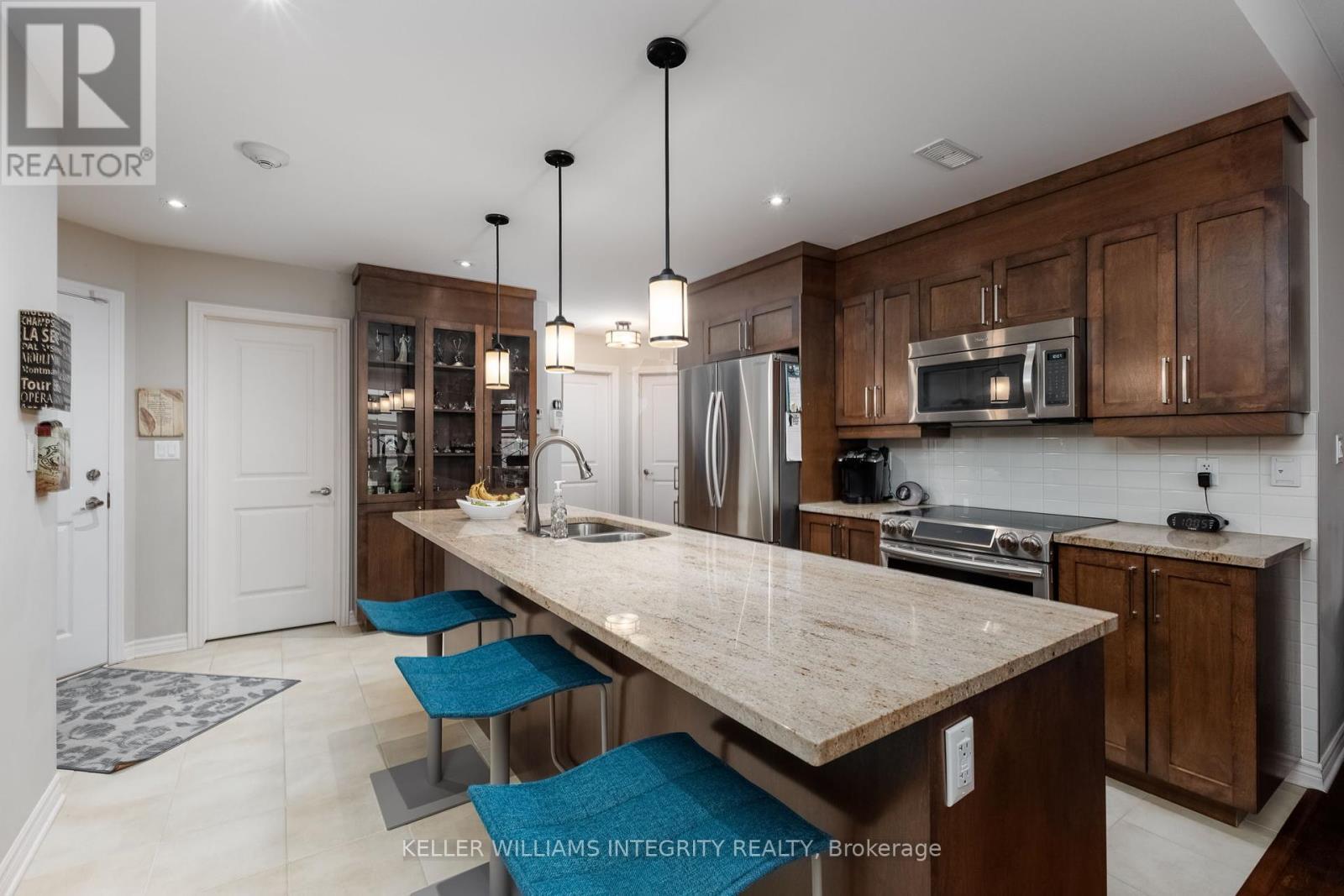 












7 - 70 PRESTIGE CIRCLE

,
Ottawa,




Ontario
K4A0Y1

