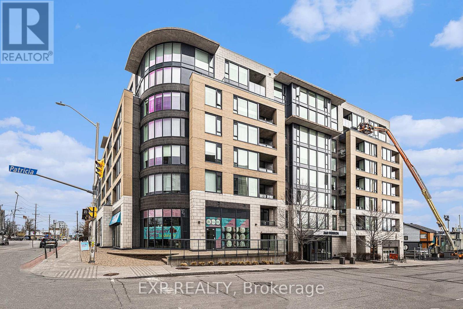 












814 - 360 PATRICIA AVENUE

,
Ottawa,




Ontario
K1Z0A8

