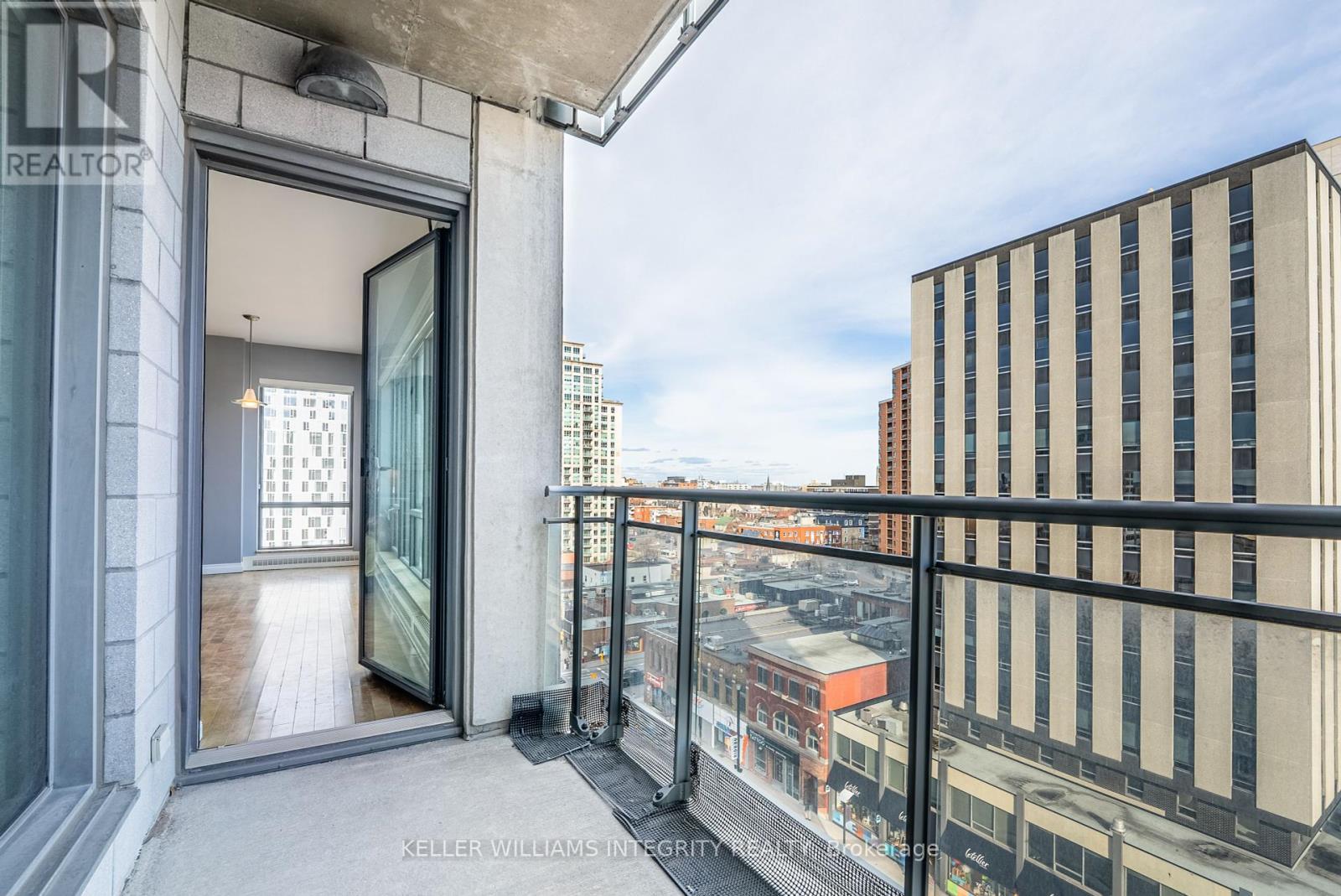 












809 - 90 GEORGE STREET

,
Ottawa,




Ontario
K1N0A8

