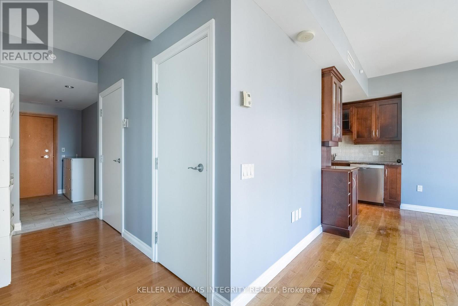 












809 - 90 GEORGE STREET

,
Ottawa,




Ontario
K1N0A8

