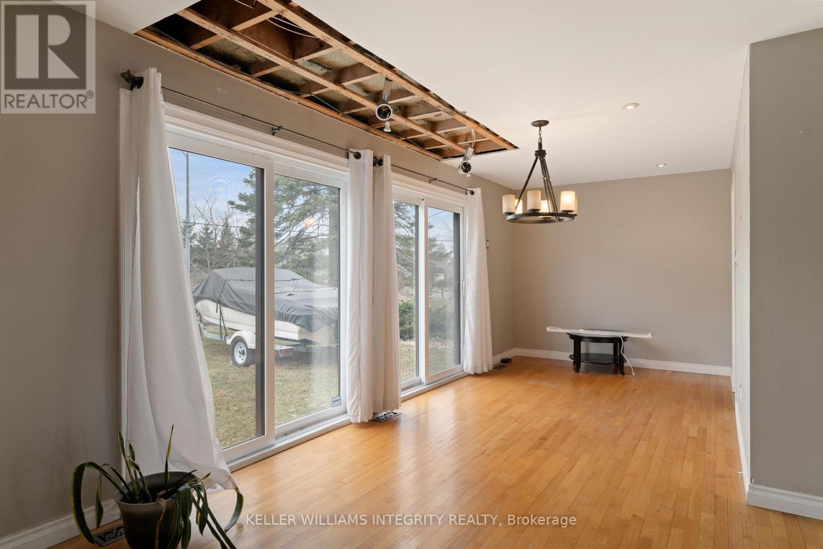 












2061 PRINCE OF WALES DRIVE S

,
Ottawa,




Ontario
K2E7A4

