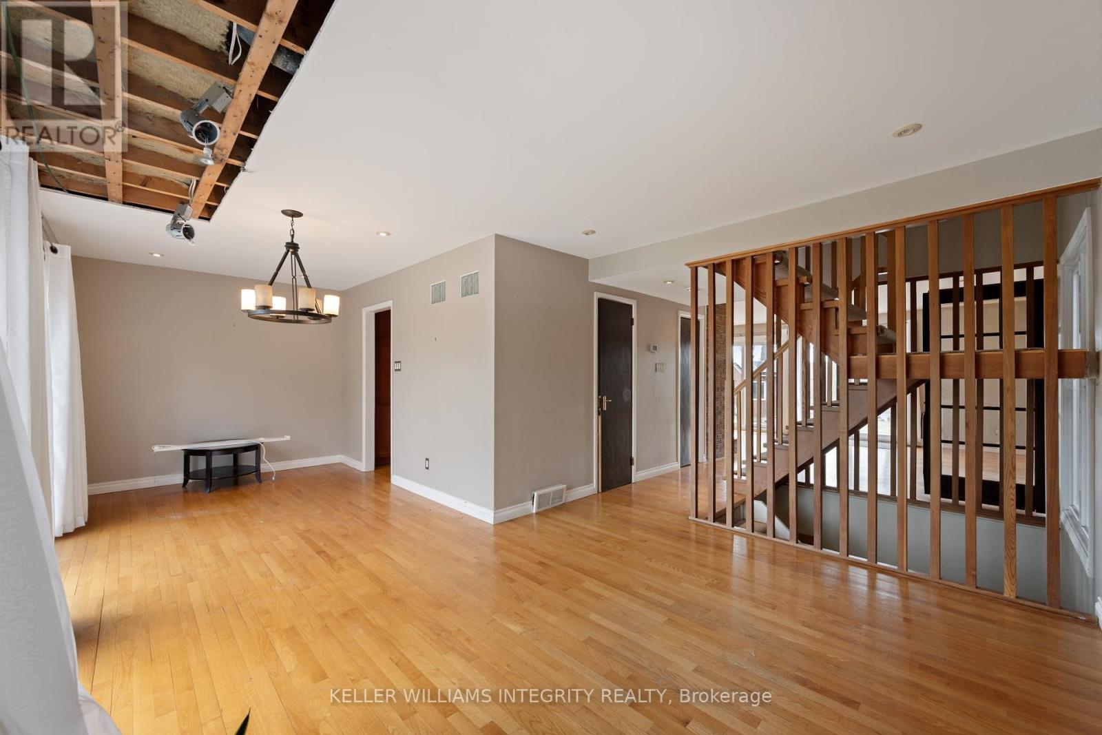 












2061 PRINCE OF WALES DRIVE S

,
Ottawa,




Ontario
K2E7A4

