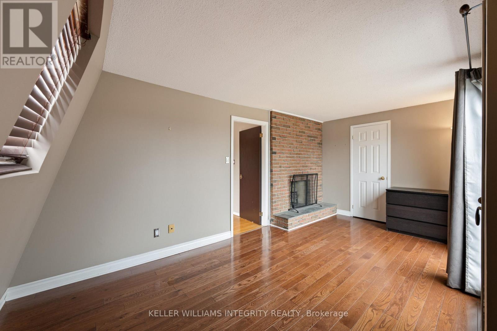 












2061 PRINCE OF WALES DRIVE S

,
Ottawa,




Ontario
K2E7A4

