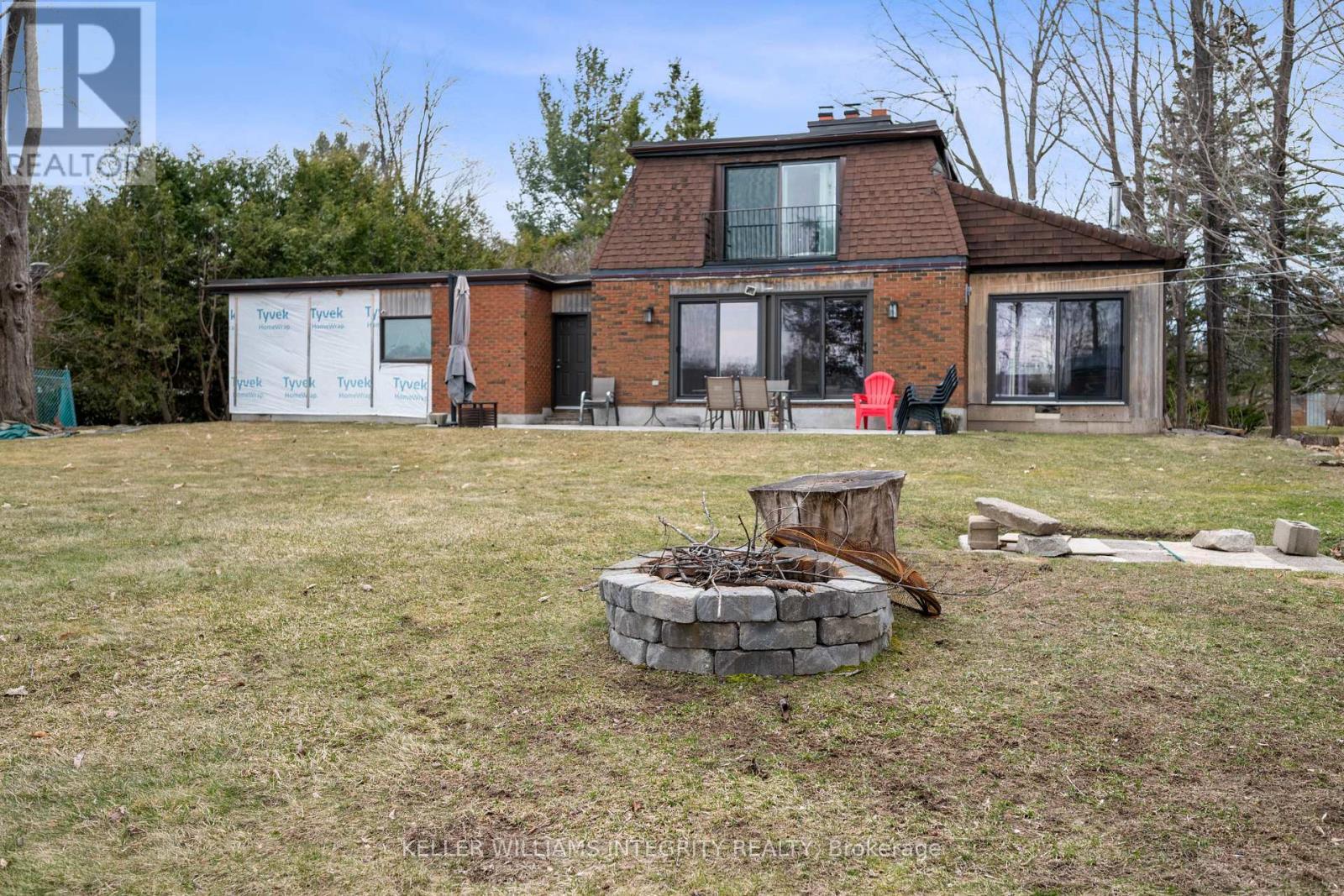 












2061 PRINCE OF WALES DRIVE S

,
Ottawa,




Ontario
K2E7A4

