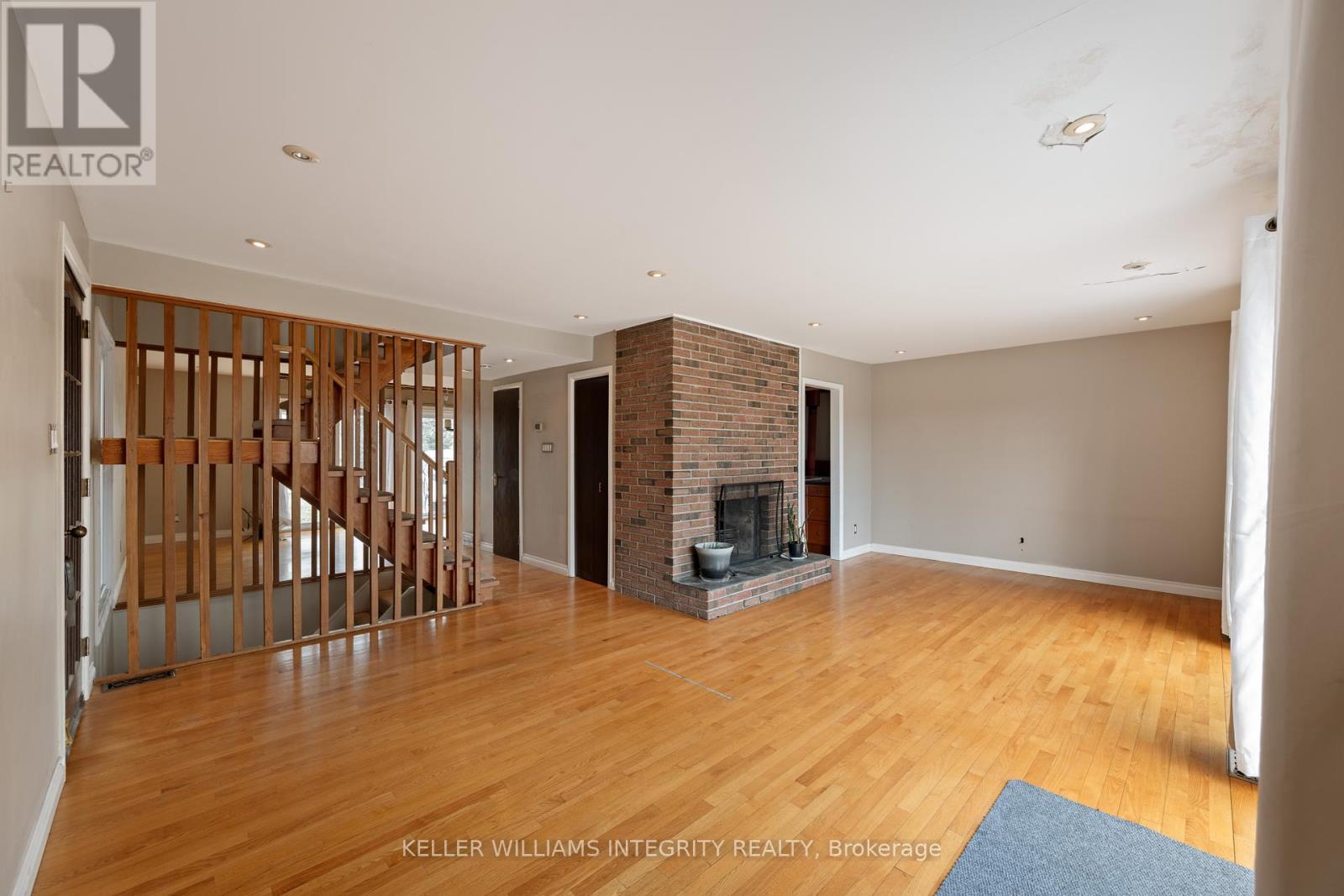 












2061 PRINCE OF WALES DRIVE S

,
Ottawa,




Ontario
K2E7A4

