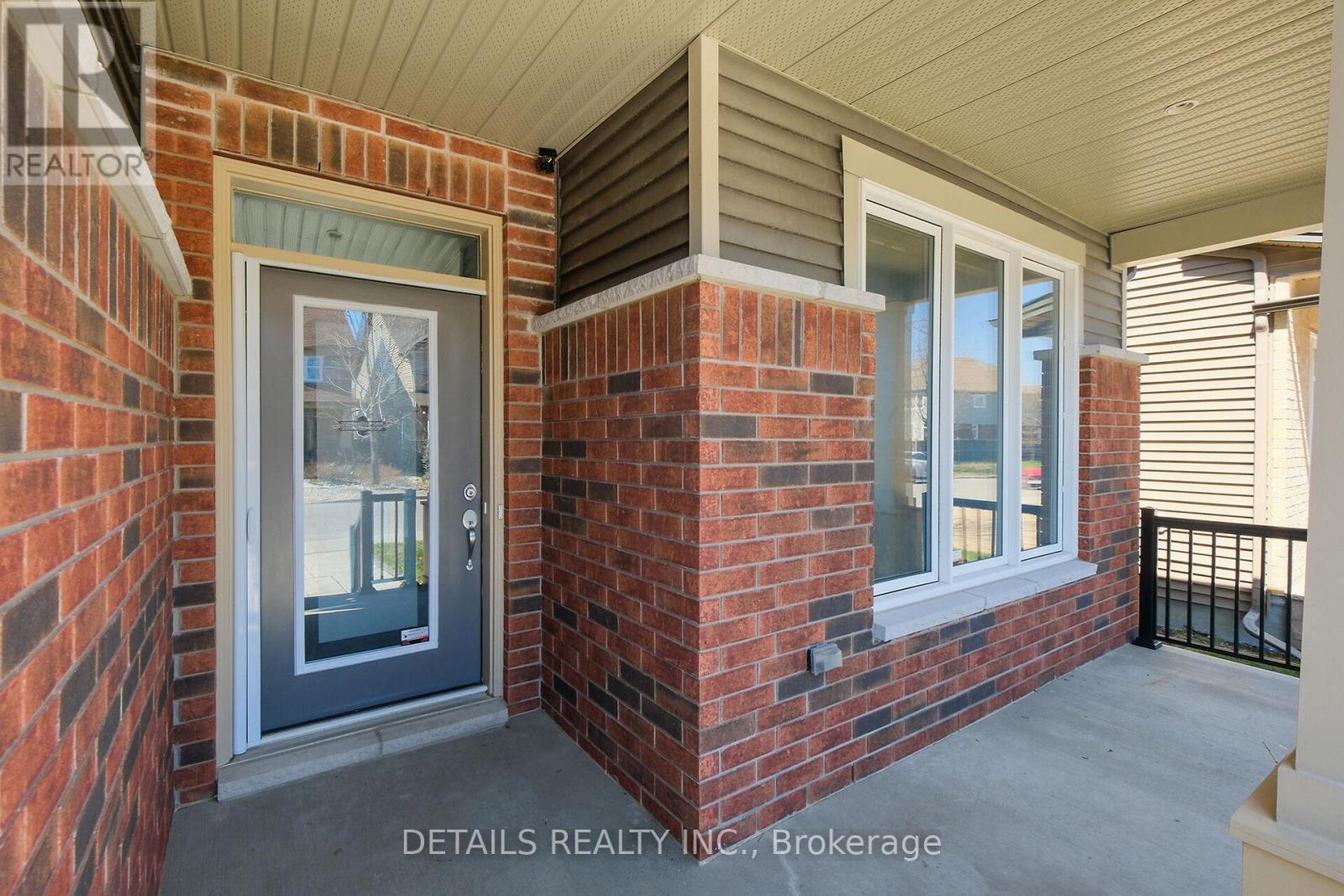 












313 GRACEWOOD CRESCENT

,
Ottawa,




Ontario
K1T0J7

