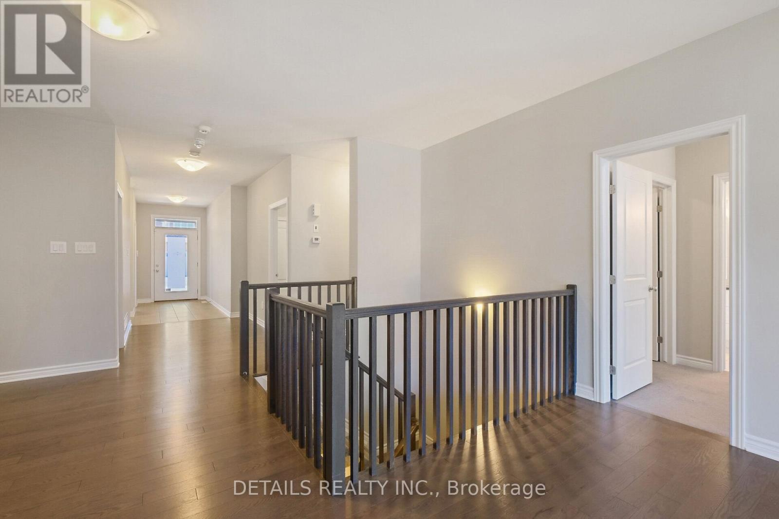 












313 GRACEWOOD CRESCENT

,
Ottawa,




Ontario
K1T0J7

