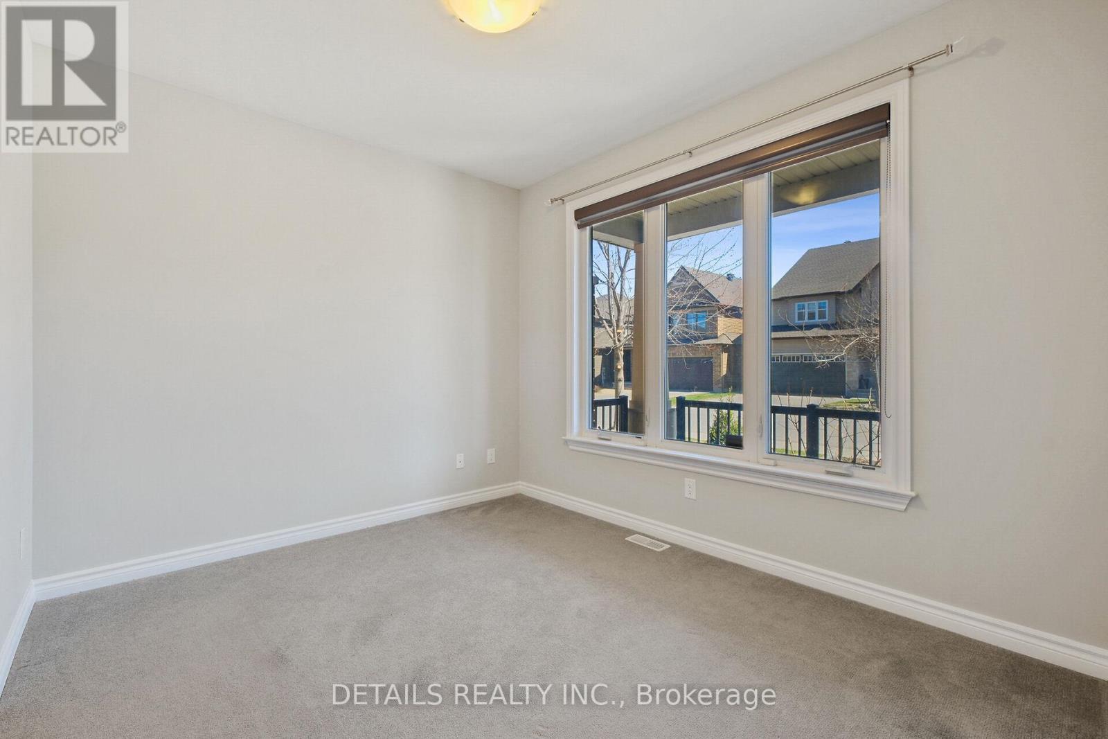 












313 GRACEWOOD CRESCENT

,
Ottawa,




Ontario
K1T0J7

