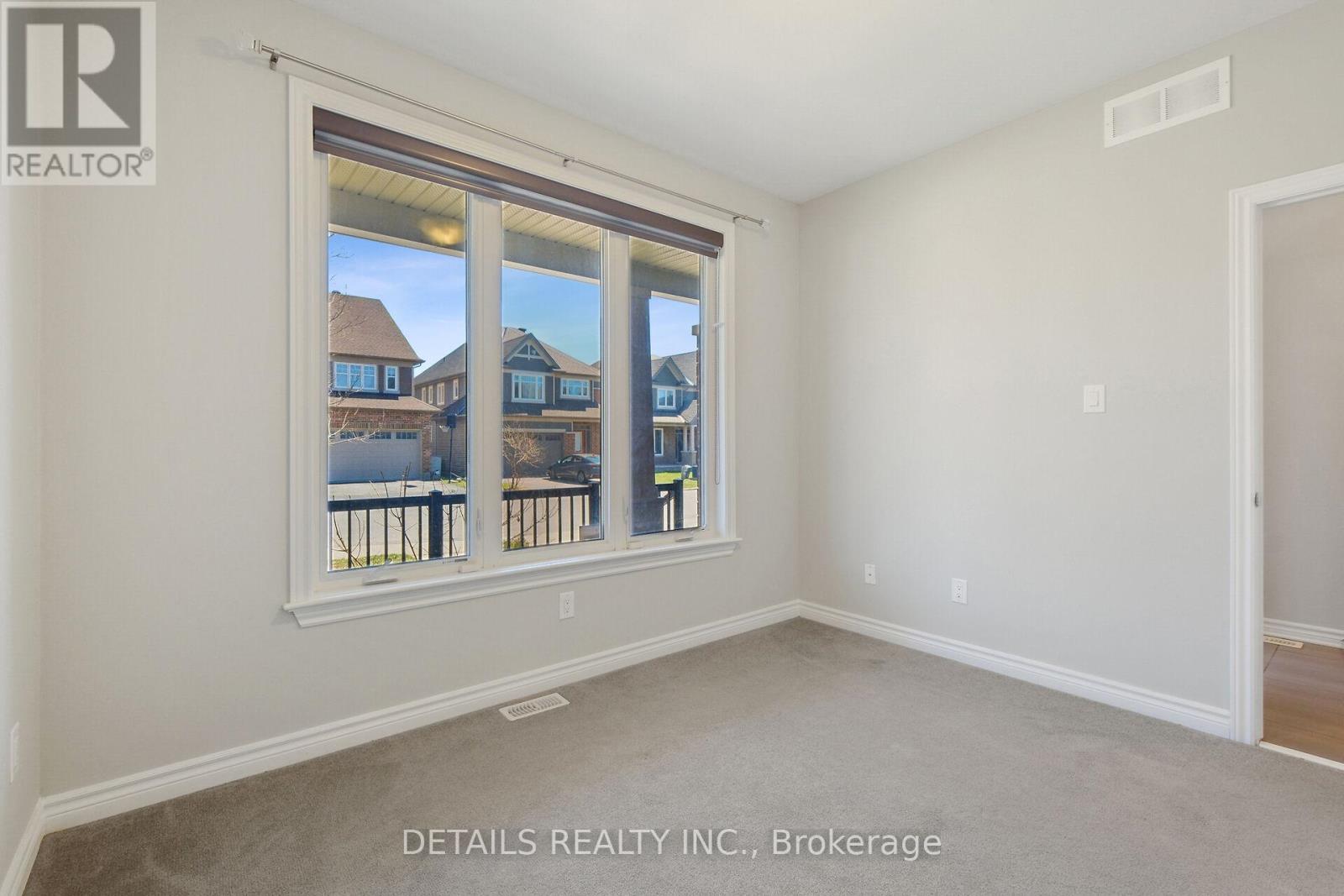 












313 GRACEWOOD CRESCENT

,
Ottawa,




Ontario
K1T0J7

