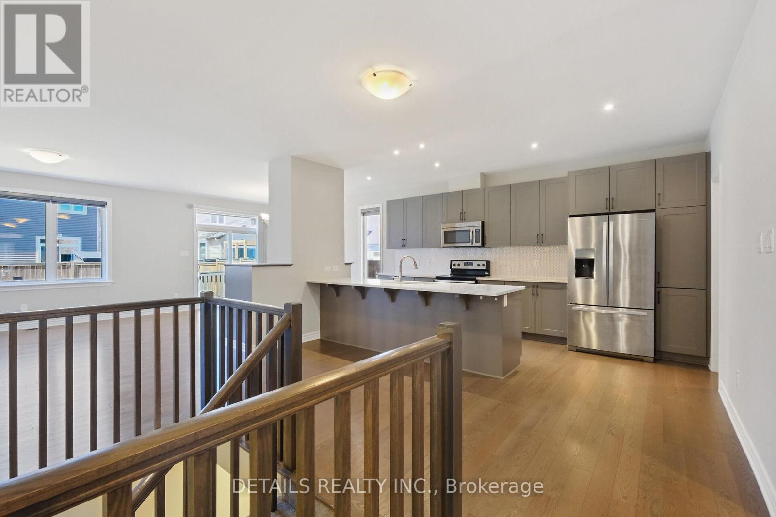 












313 GRACEWOOD CRESCENT

,
Ottawa,




Ontario
K1T0J7

