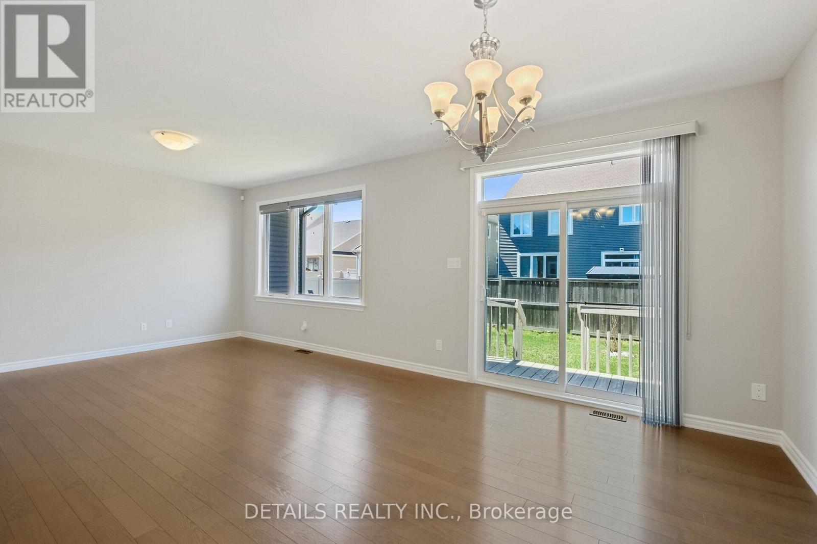 












313 GRACEWOOD CRESCENT

,
Ottawa,




Ontario
K1T0J7

