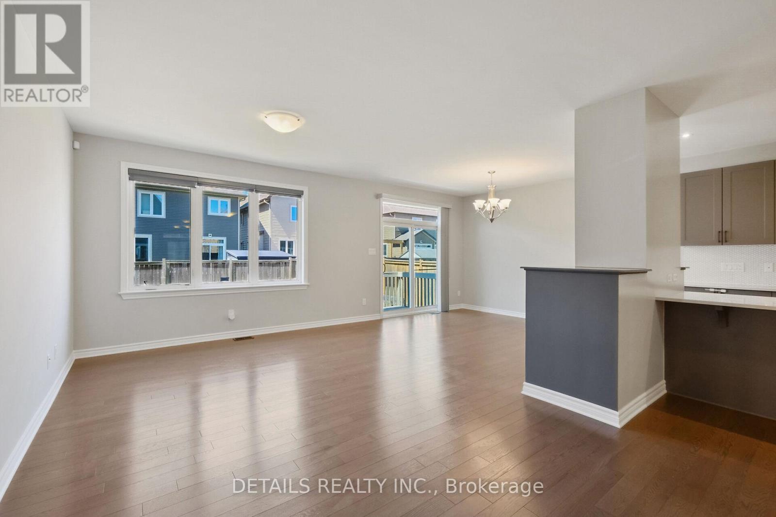 












313 GRACEWOOD CRESCENT

,
Ottawa,




Ontario
K1T0J7

