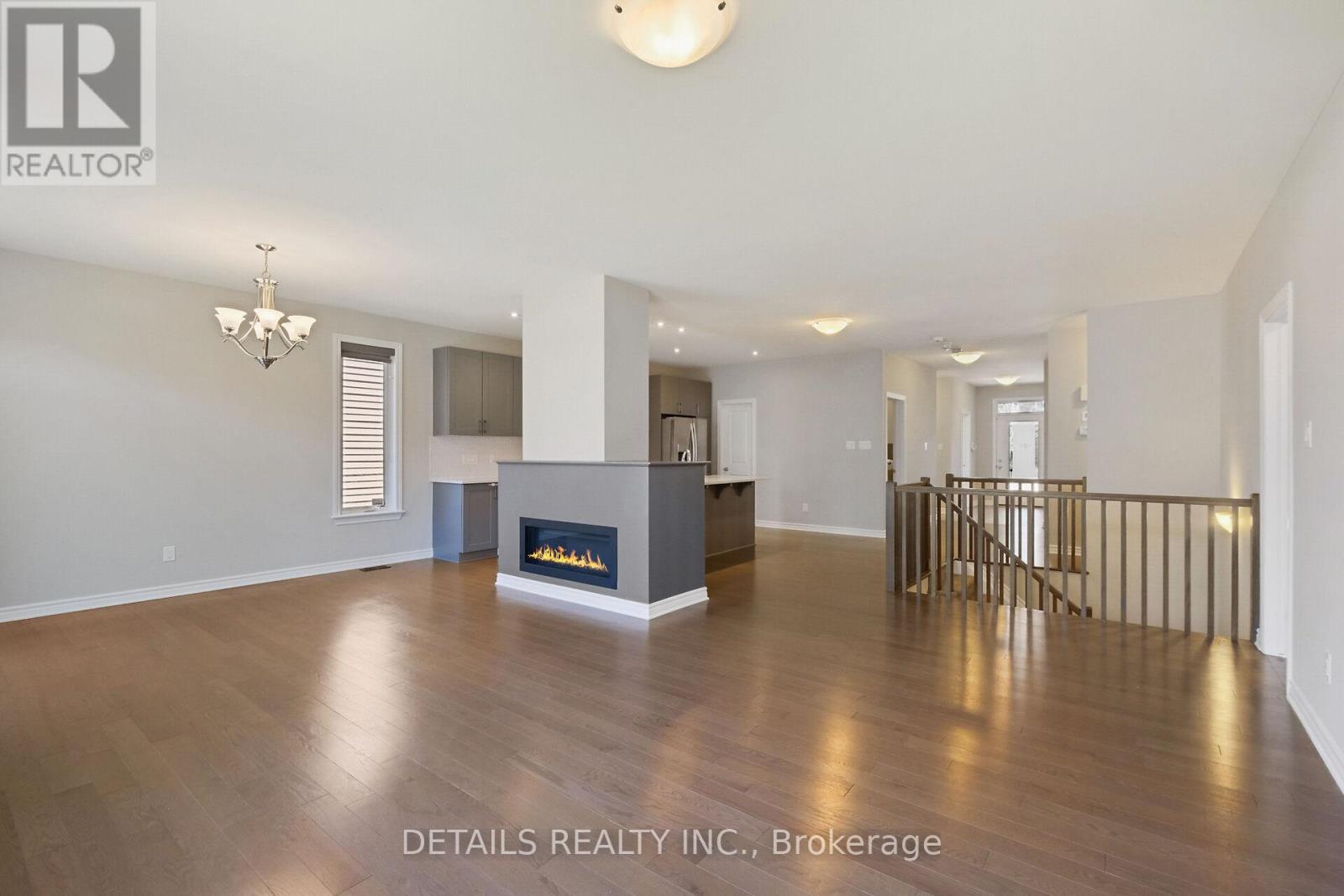 












313 GRACEWOOD CRESCENT

,
Ottawa,




Ontario
K1T0J7

