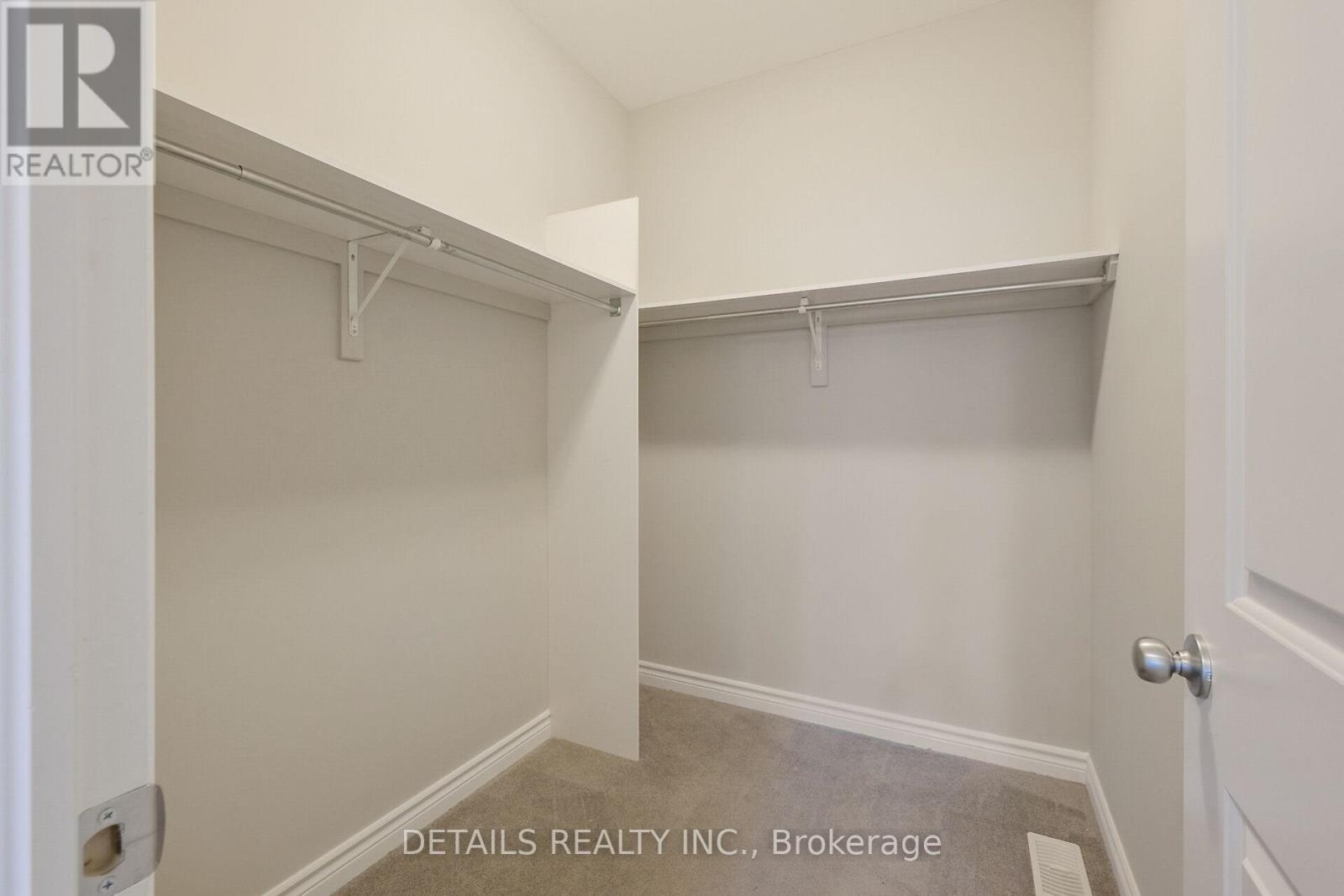 












313 GRACEWOOD CRESCENT

,
Ottawa,




Ontario
K1T0J7

