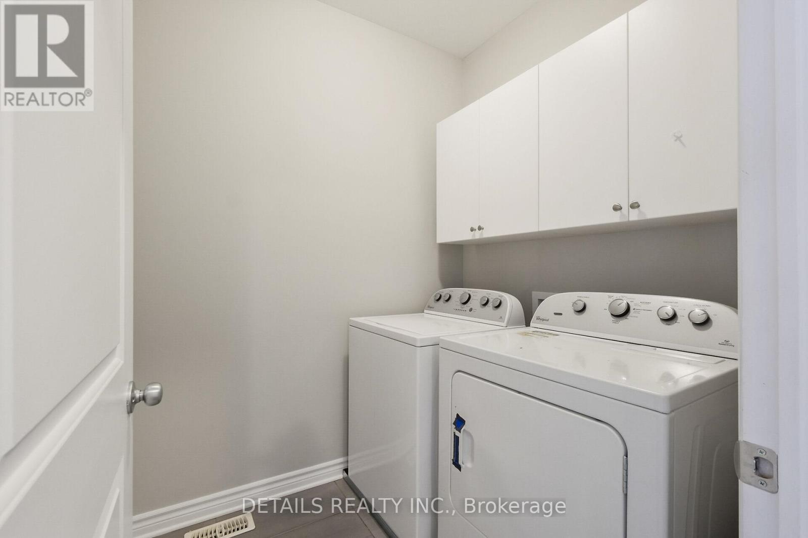 












313 GRACEWOOD CRESCENT

,
Ottawa,




Ontario
K1T0J7

