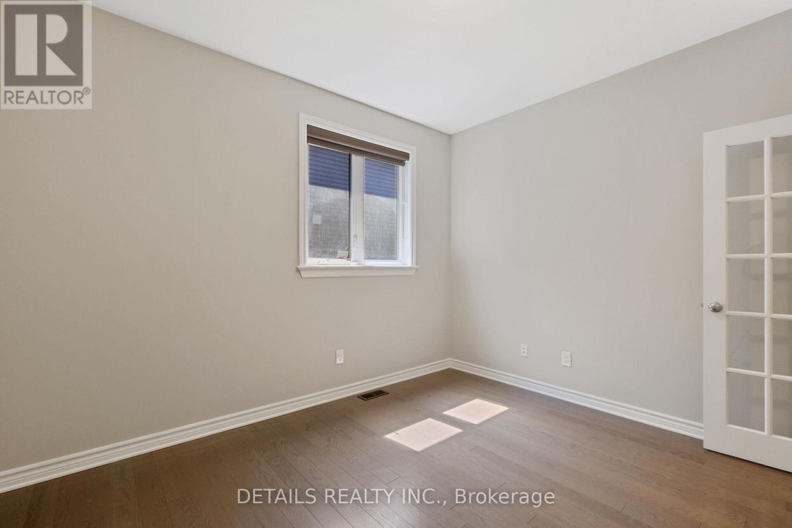 












313 GRACEWOOD CRESCENT

,
Ottawa,




Ontario
K1T0J7

