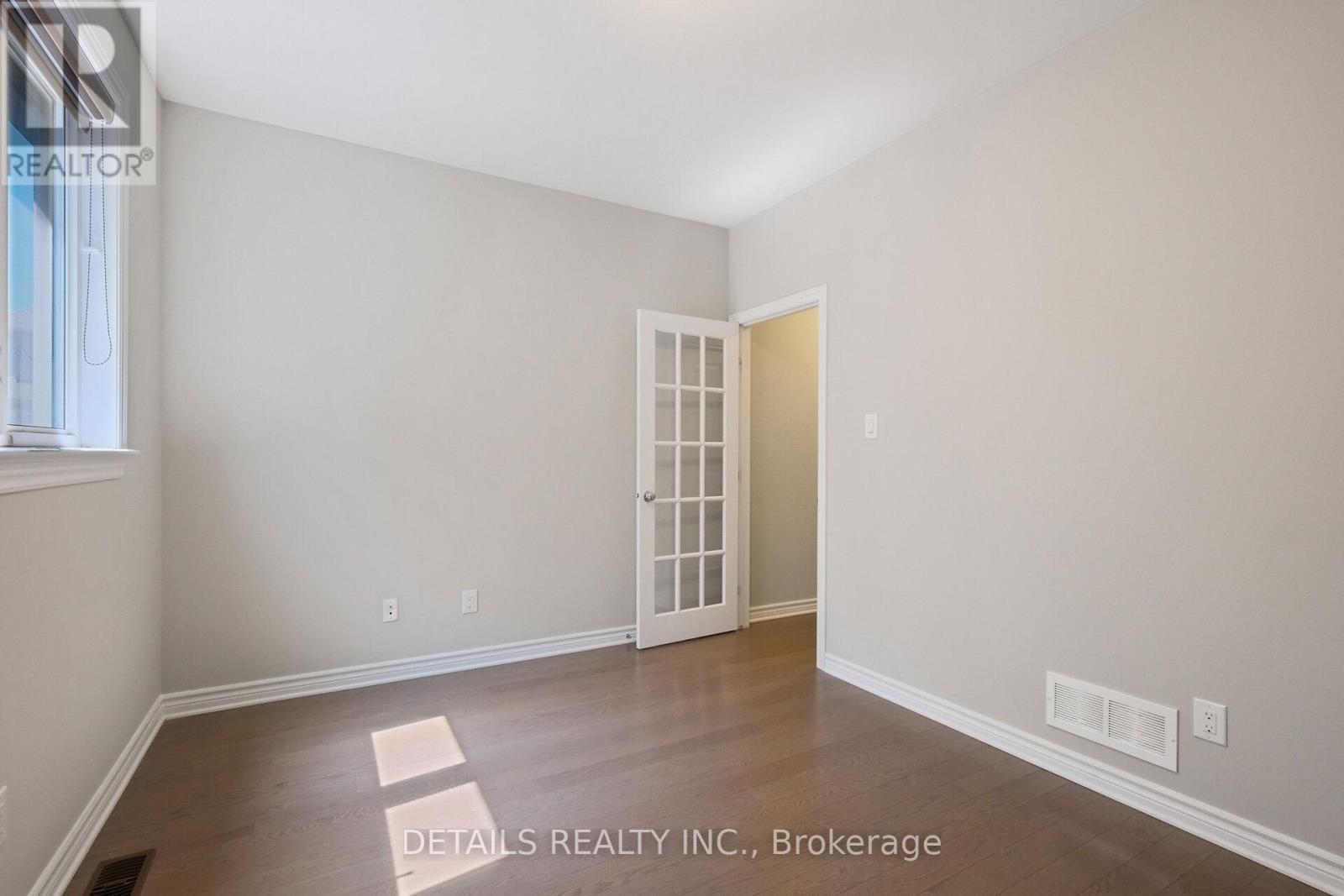 












313 GRACEWOOD CRESCENT

,
Ottawa,




Ontario
K1T0J7

