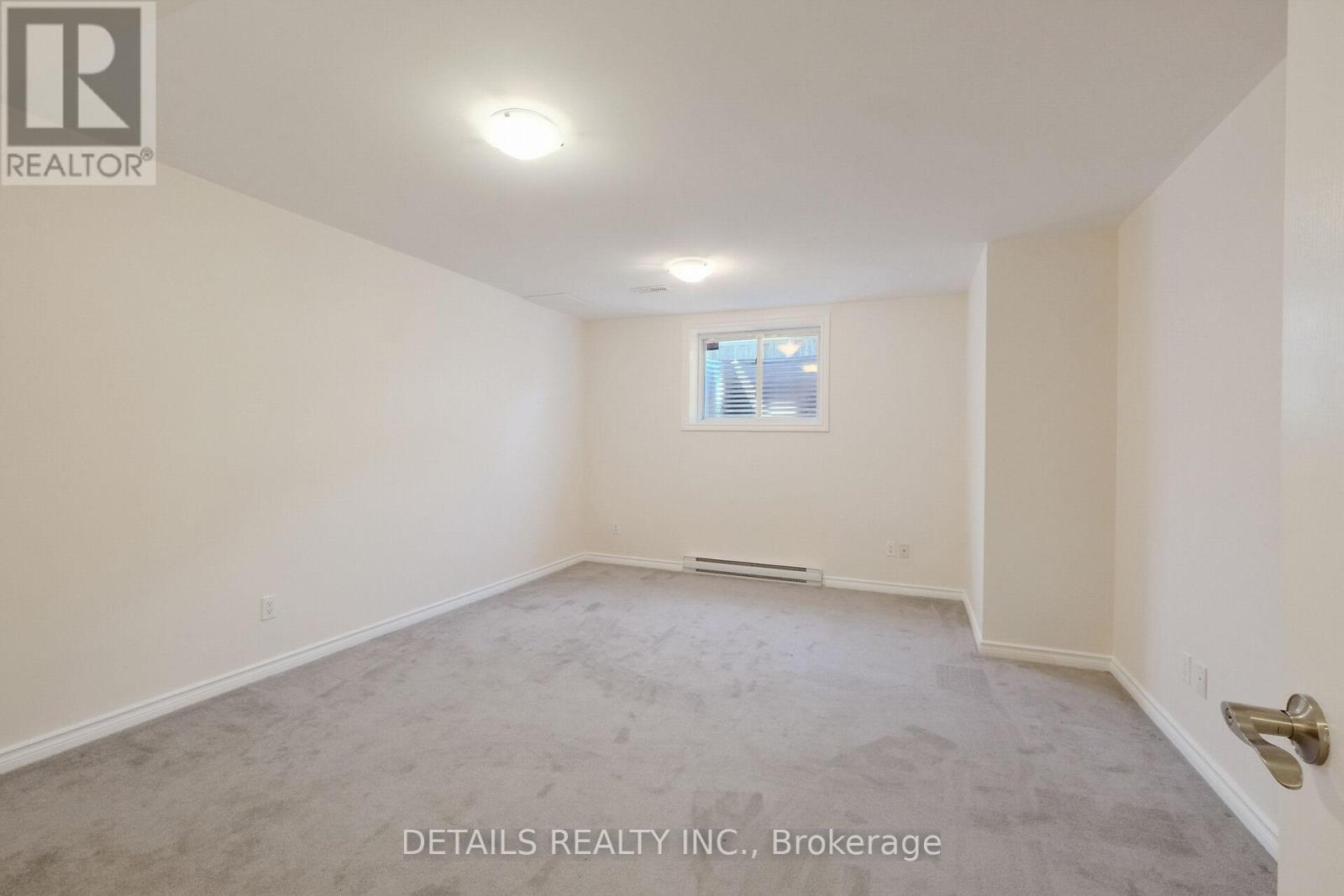 












313 GRACEWOOD CRESCENT

,
Ottawa,




Ontario
K1T0J7

