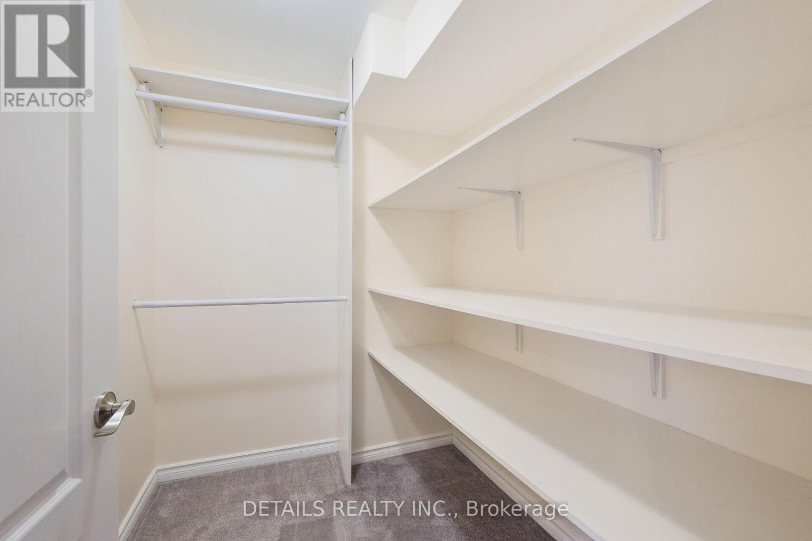 












313 GRACEWOOD CRESCENT

,
Ottawa,




Ontario
K1T0J7


