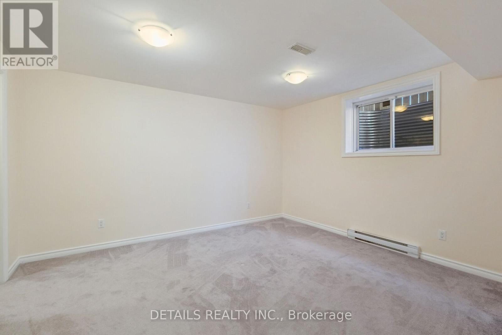 












313 GRACEWOOD CRESCENT

,
Ottawa,




Ontario
K1T0J7


