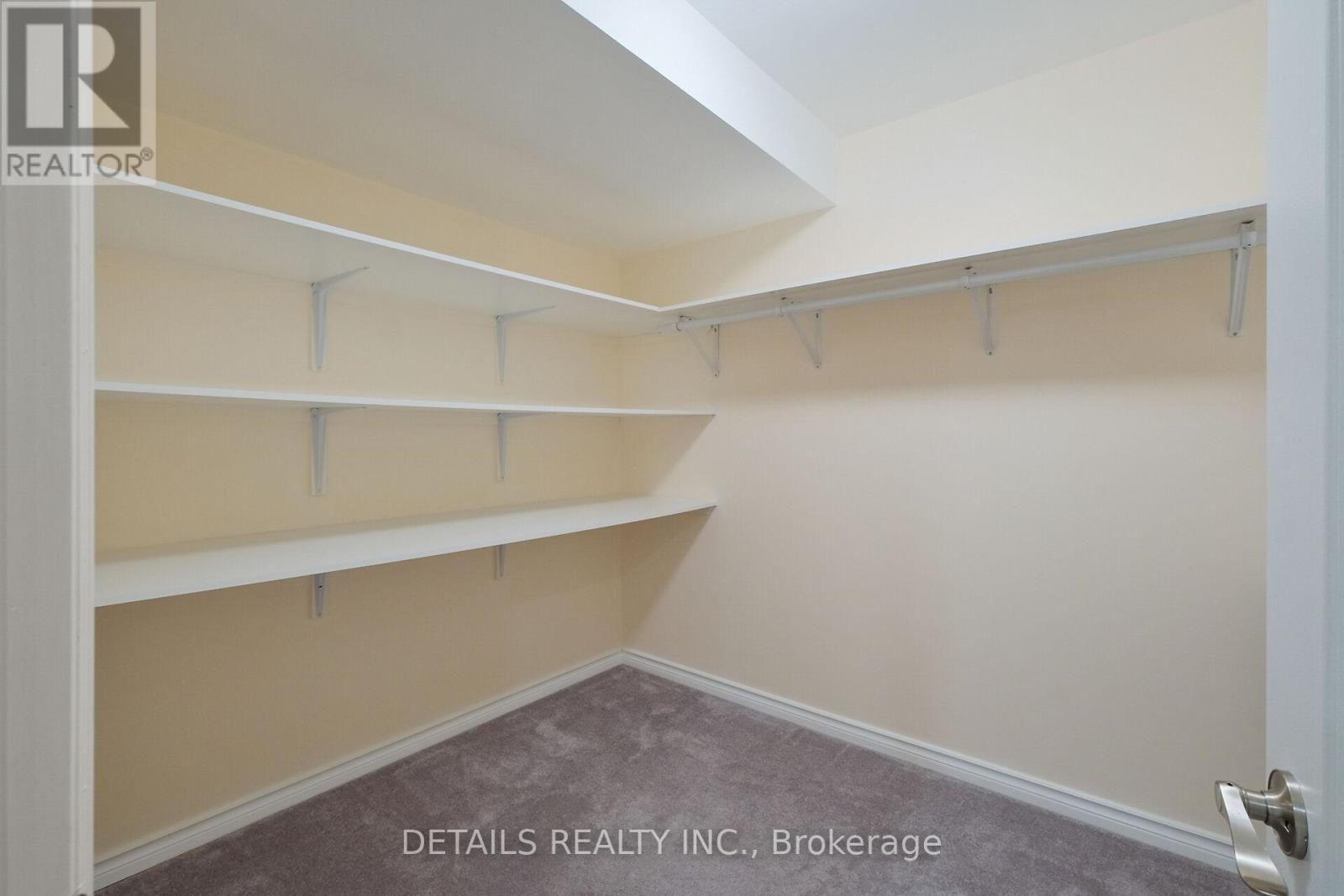 












313 GRACEWOOD CRESCENT

,
Ottawa,




Ontario
K1T0J7

