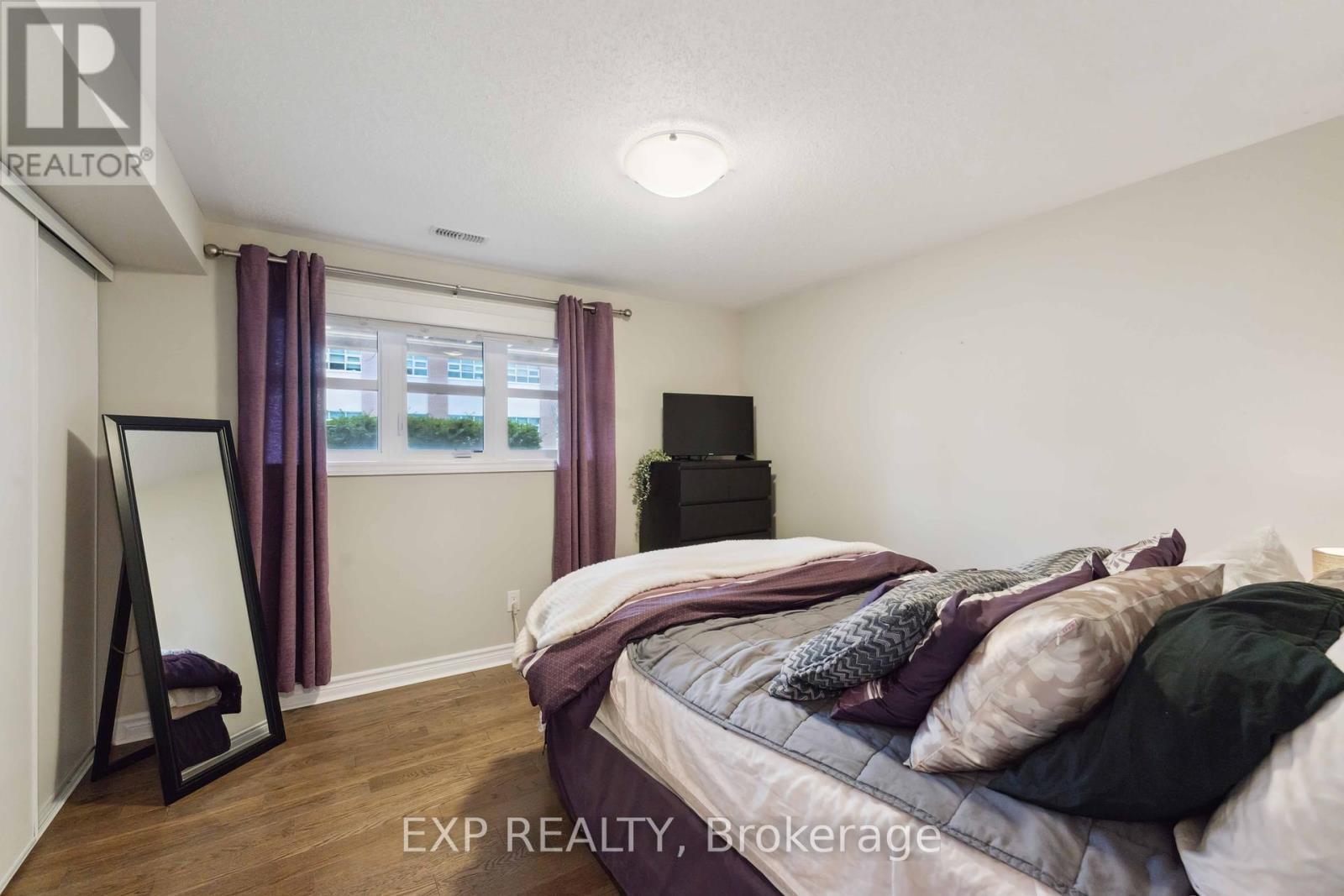 












486 CLEARBROOK DRIVE

,
Ottawa,




Ontario
K2J0H9

