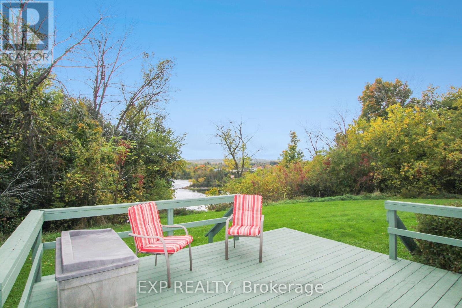 












4817 KINBURN SIDE ROAD

,
Mississippi Mills,




Ontario
K0A2X0

