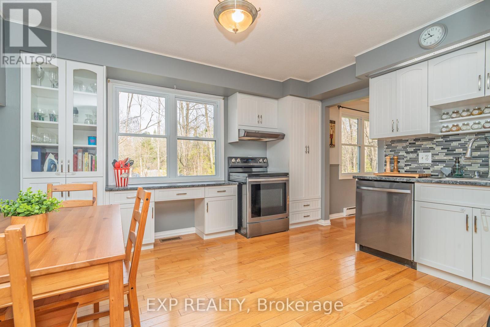 












8264 15

,
Beckwith,




Ontario
K7C3P2

