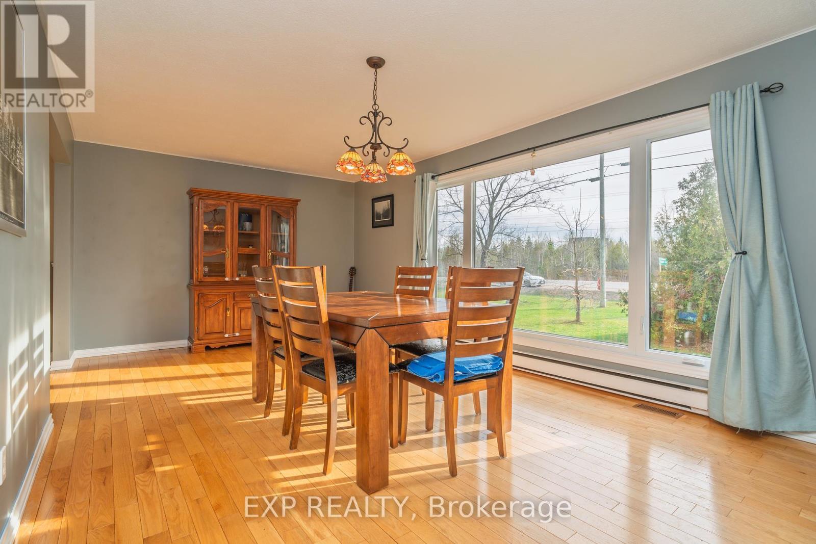 












8264 15

,
Beckwith,




Ontario
K7C3P2

