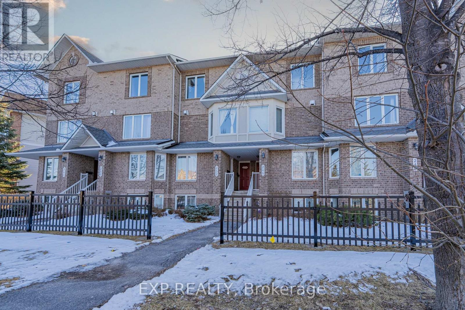 












254 CRESTHAVEN DRIVE

,
Ottawa,




Ontario
K2G6W4

