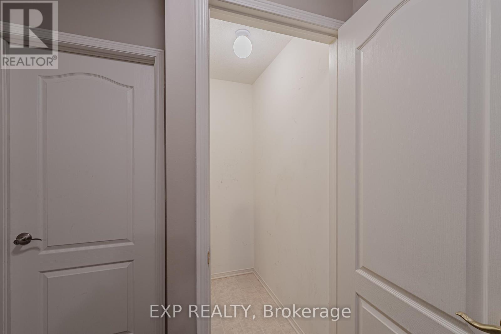 












254 CRESTHAVEN DRIVE

,
Ottawa,




Ontario
K2G6W4

