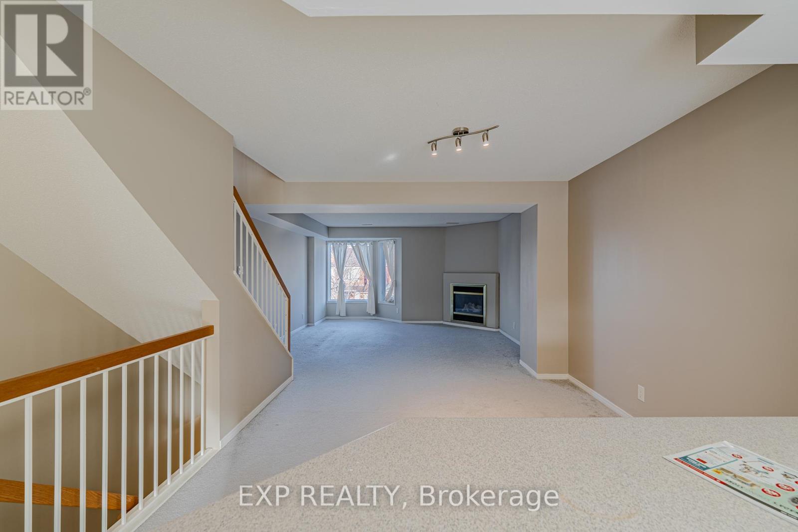 












254 CRESTHAVEN DRIVE

,
Ottawa,




Ontario
K2G6W4

