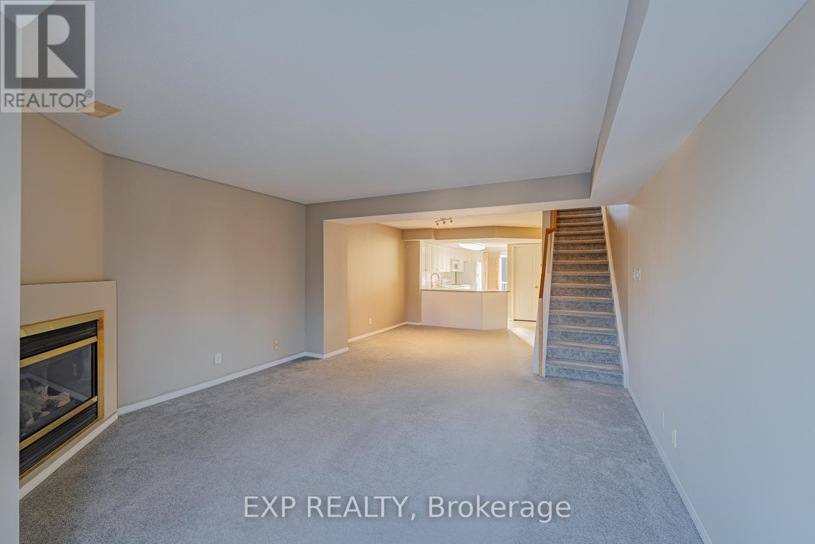












254 CRESTHAVEN DRIVE

,
Ottawa,




Ontario
K2G6W4

