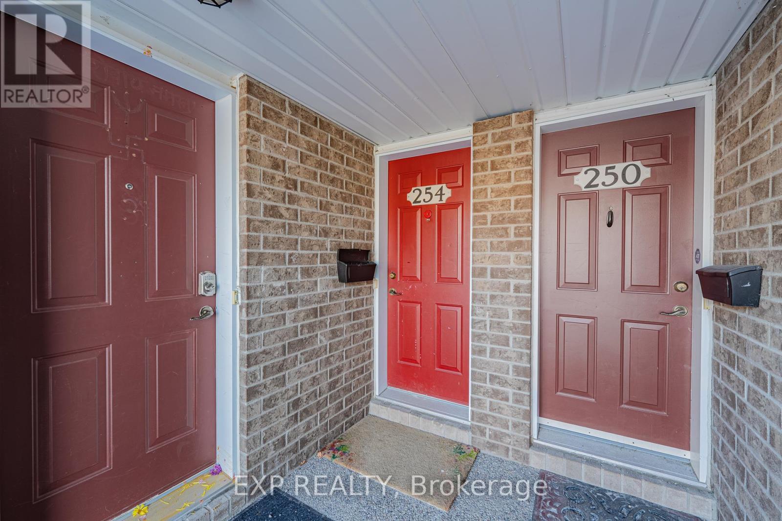 












254 CRESTHAVEN DRIVE

,
Ottawa,




Ontario
K2G6W4

