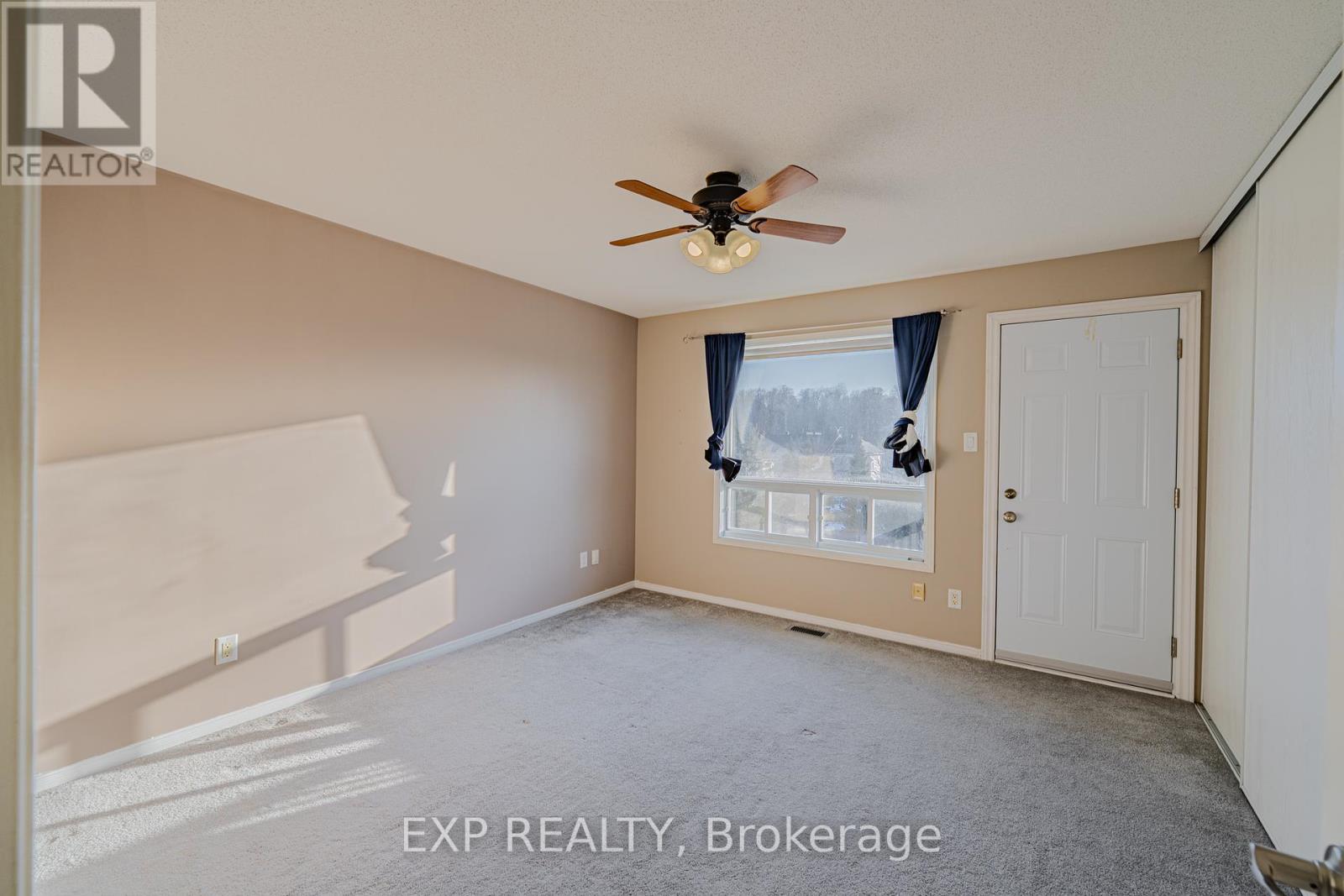 












254 CRESTHAVEN DRIVE

,
Ottawa,




Ontario
K2G6W4

