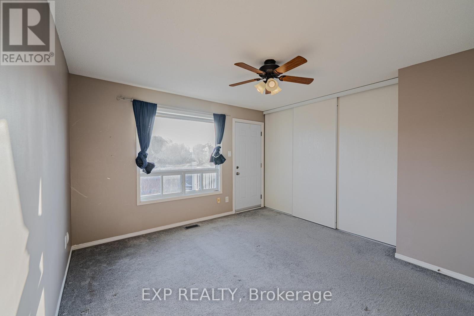 












254 CRESTHAVEN DRIVE

,
Ottawa,




Ontario
K2G6W4

