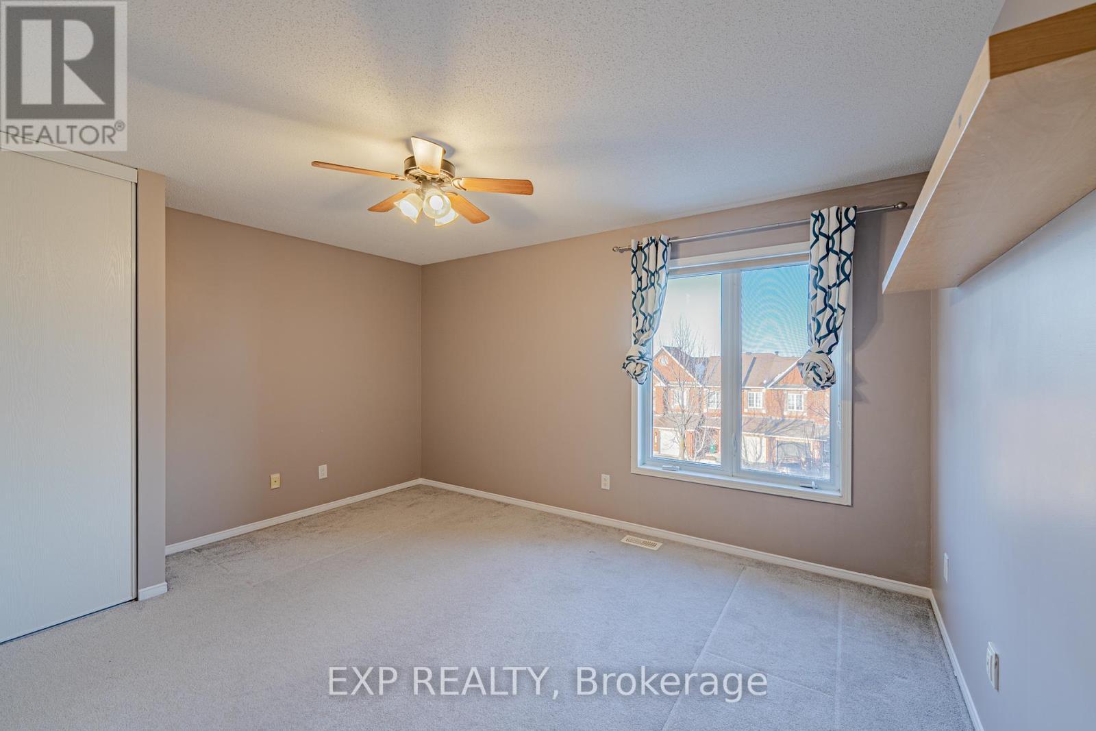 












254 CRESTHAVEN DRIVE

,
Ottawa,




Ontario
K2G6W4

