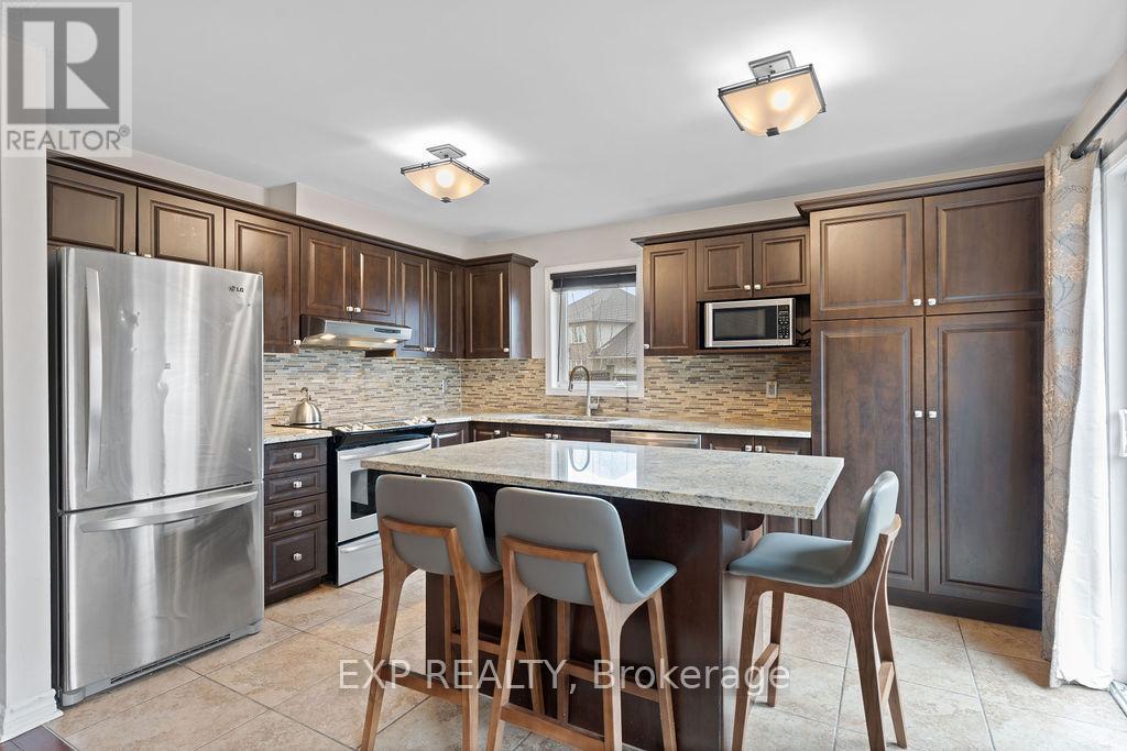 












2176 CAVALIER WAY

,
Ottawa,




Ontario
K1W1K2


