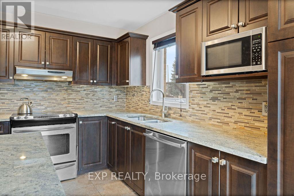 












2176 CAVALIER WAY

,
Ottawa,




Ontario
K1W1K2

